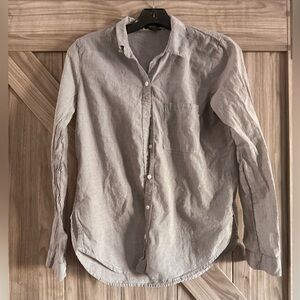 Forever 21 Light Gray Casual Button Down Shirt